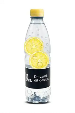 0,5 l dansk vand med citrus og brus - vand med logo - logovand i flaske af genbrugsplast